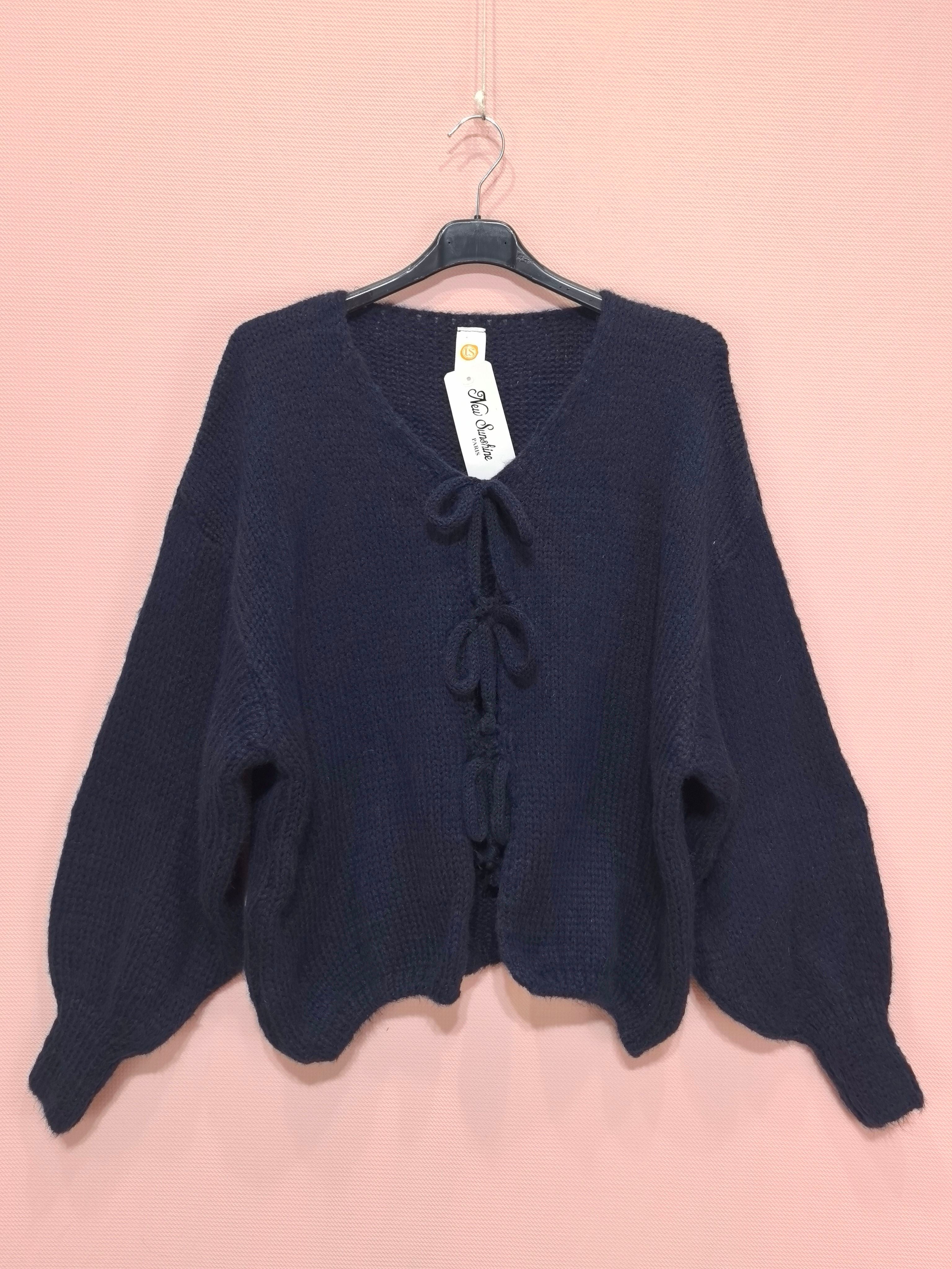 Gilet en maille oversize – fermeture à nœuds (x6)