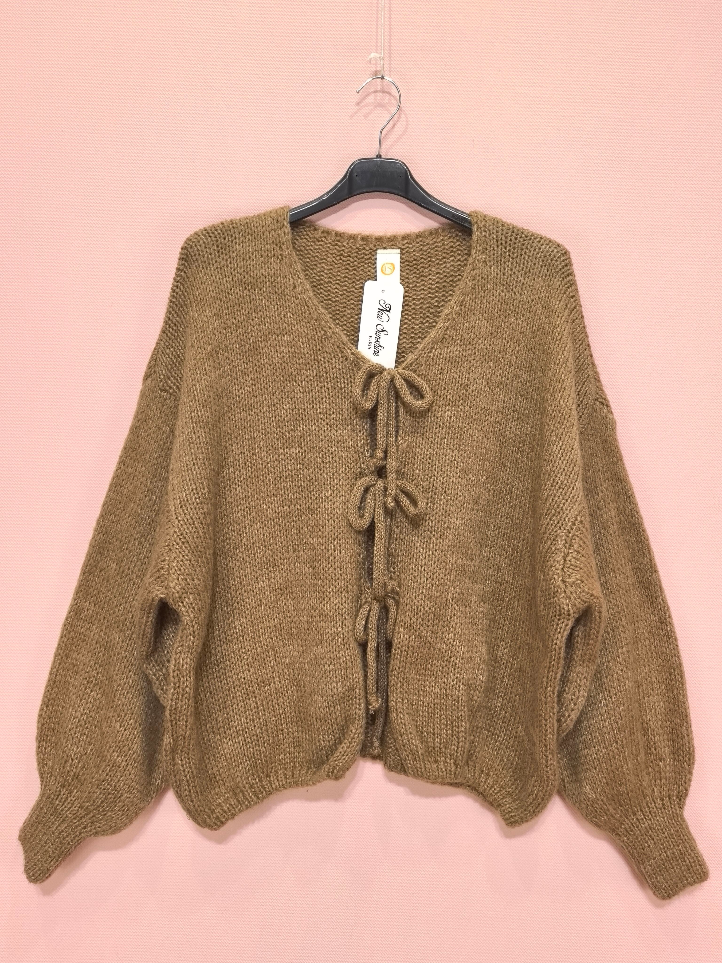 Gilet en maille oversize – fermeture à nœuds (x6)