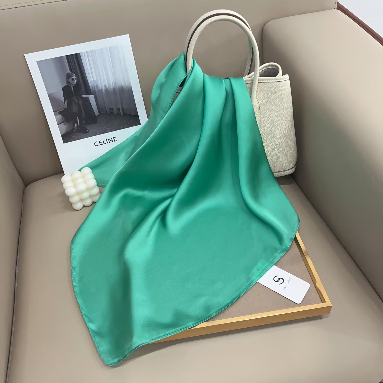Foulard carré satin soie (x12)