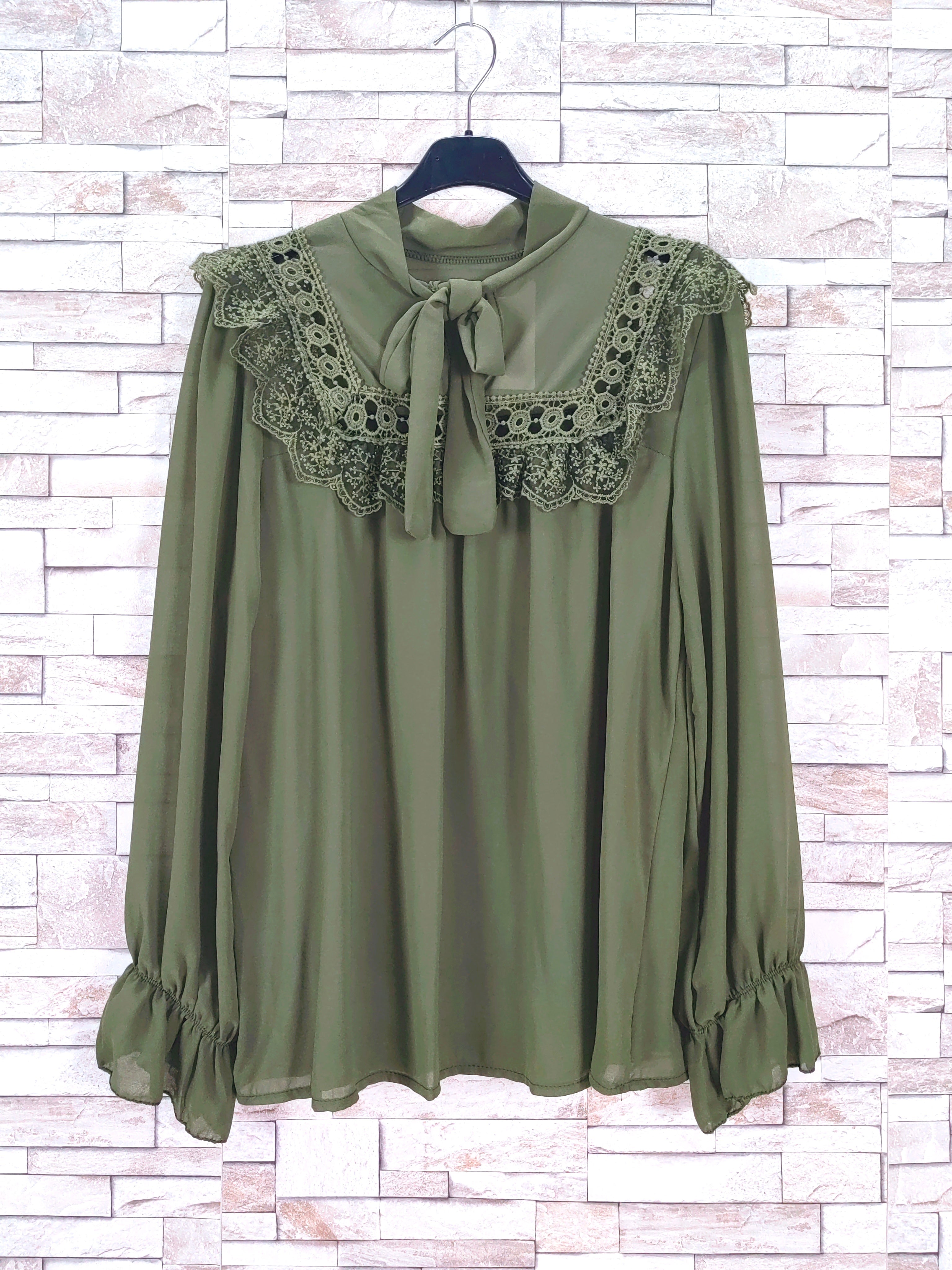 Blouse col lavallière(x9)