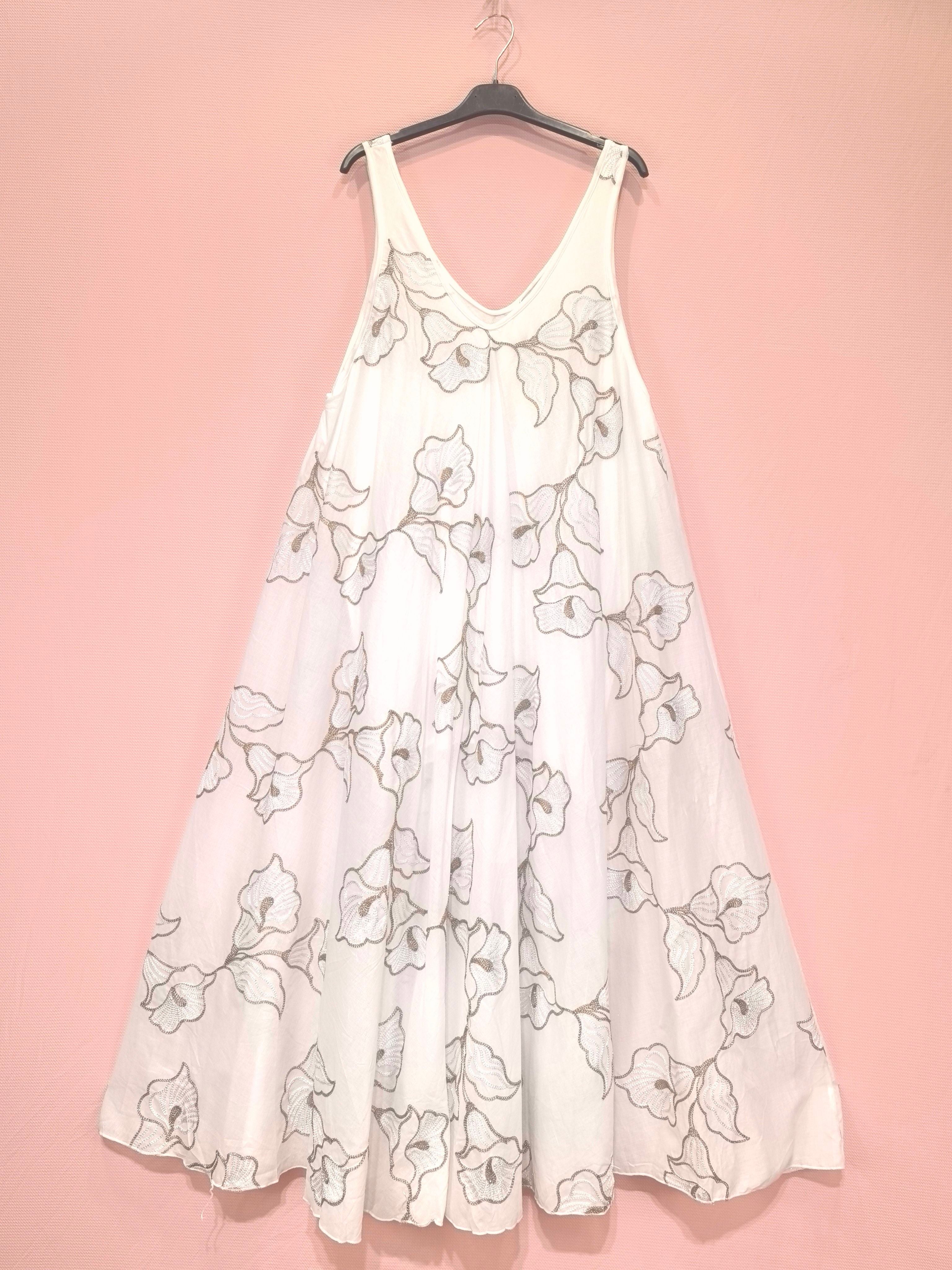 Robe longue ample en bretelle(x6)