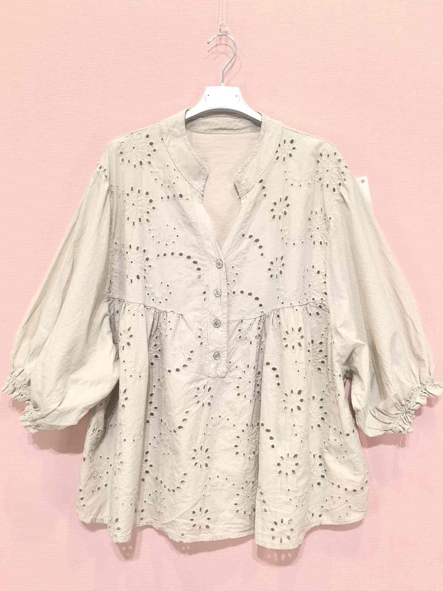 Blouse ample brodée manches bouffantes(x8)