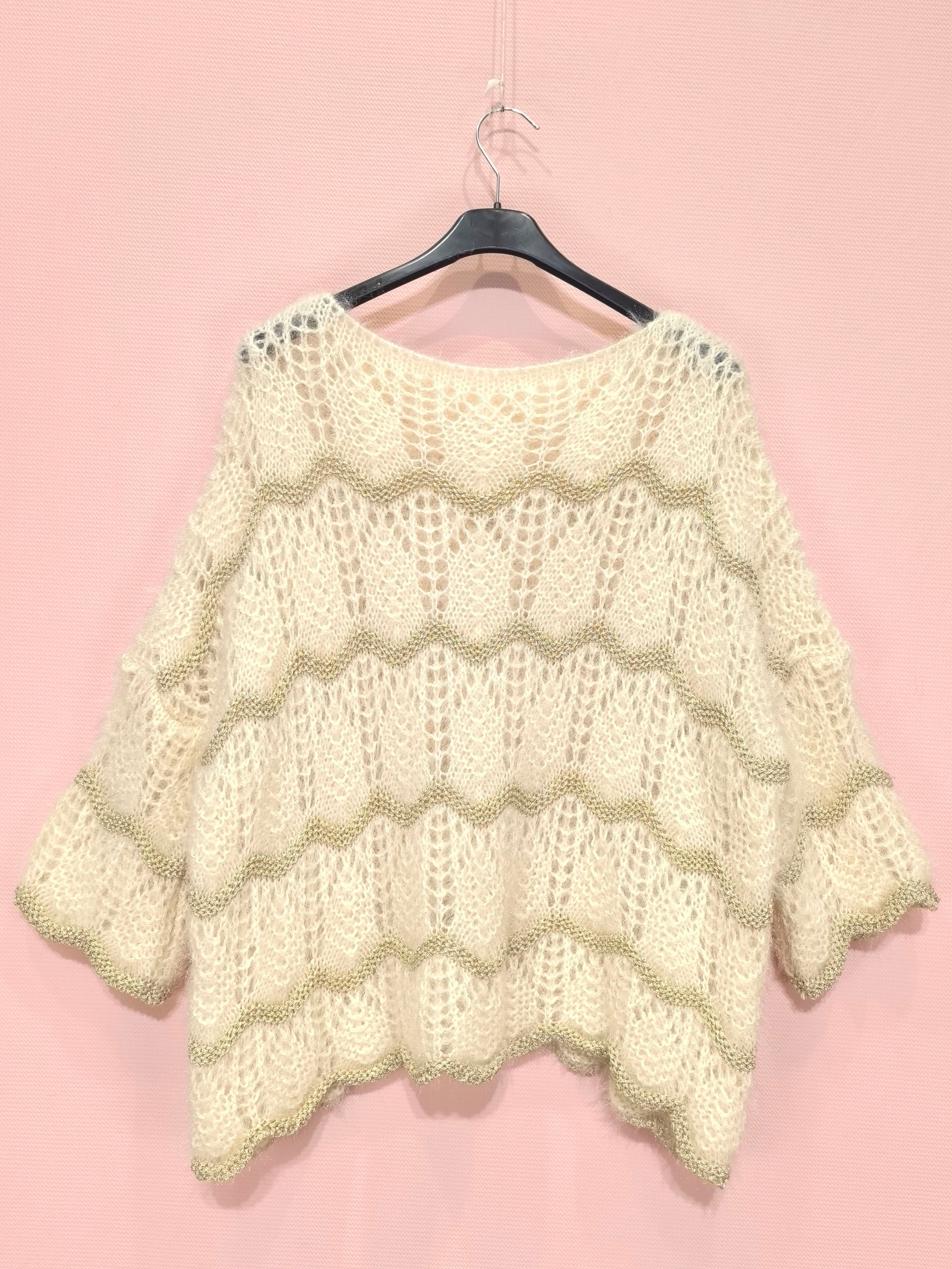 Pull ajouré à volants ondulés (x6)