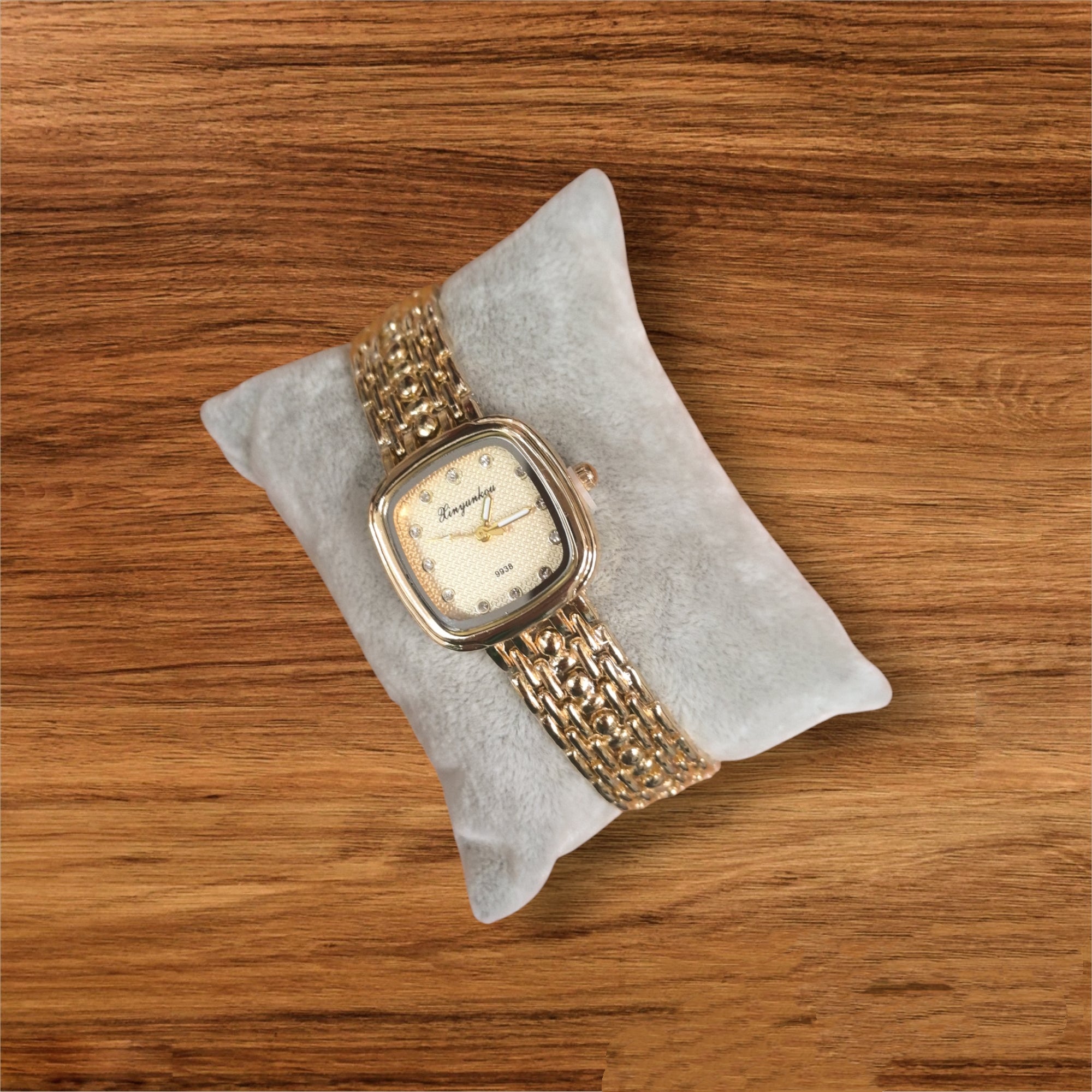 Montres femme bracelets métal Doré 9938B (x5)