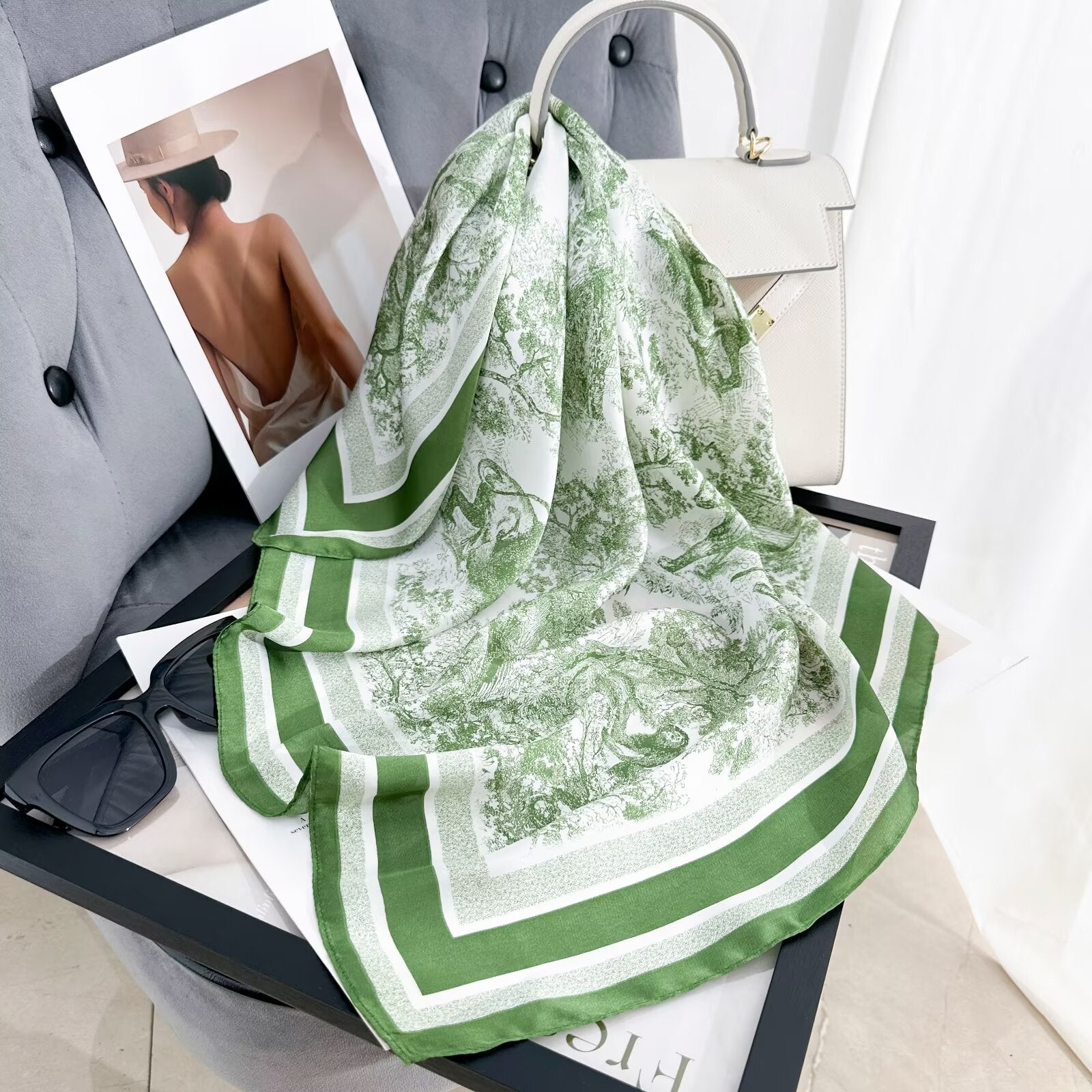 Foulard Carré touche soie 70cmx70cm (x12)#19
