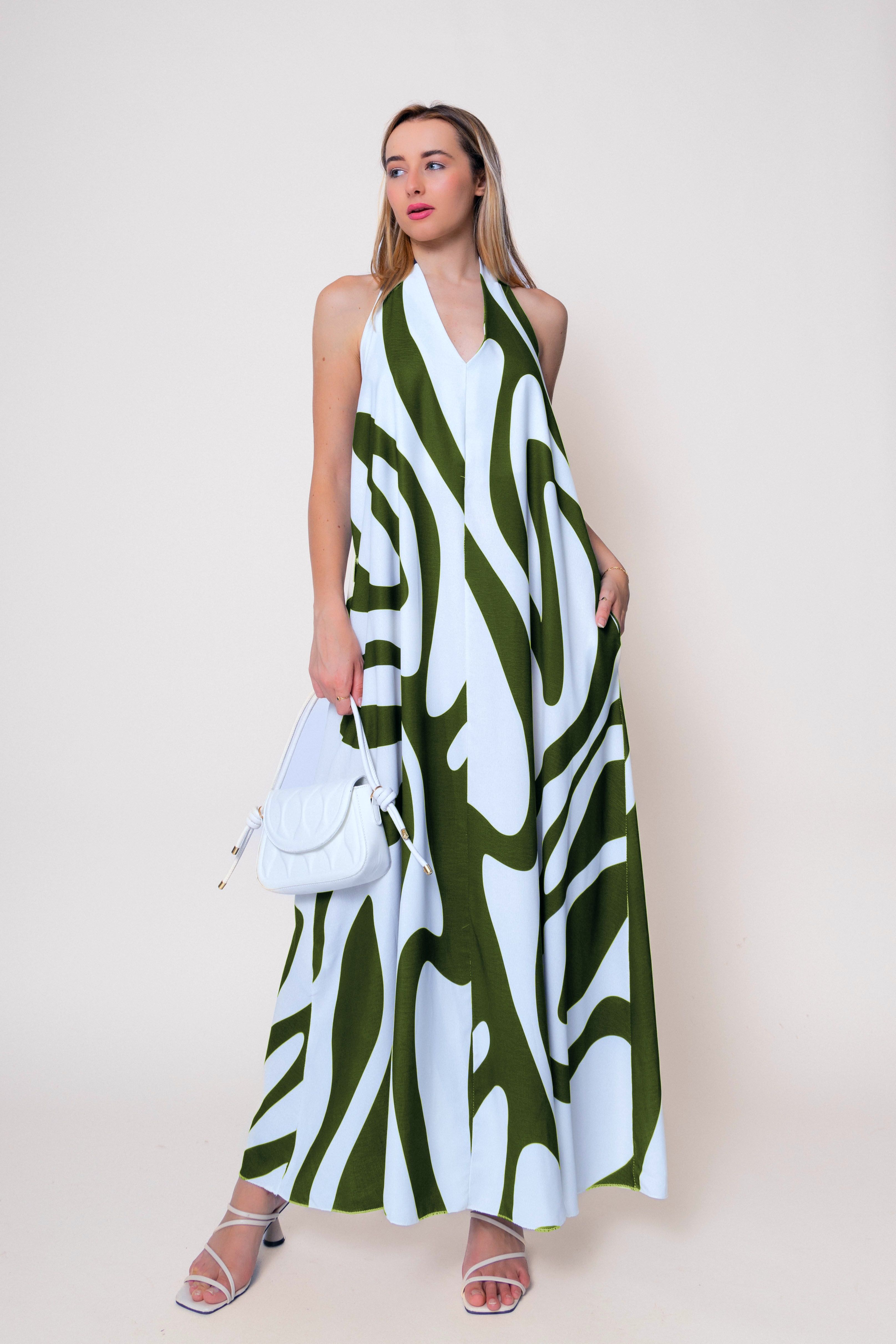 Robe Longue Dos Nu Avec Un Col Halter (x6)