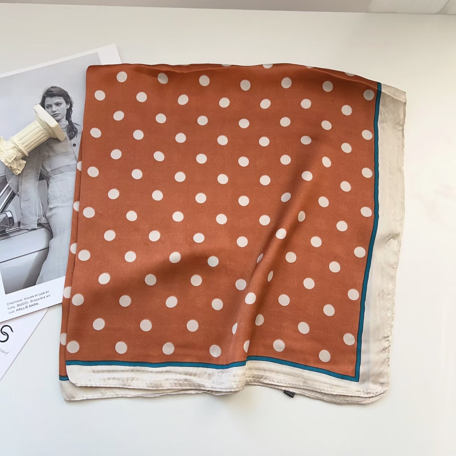 Foulard Carré touche soie 70cmx70cm (x12)#30