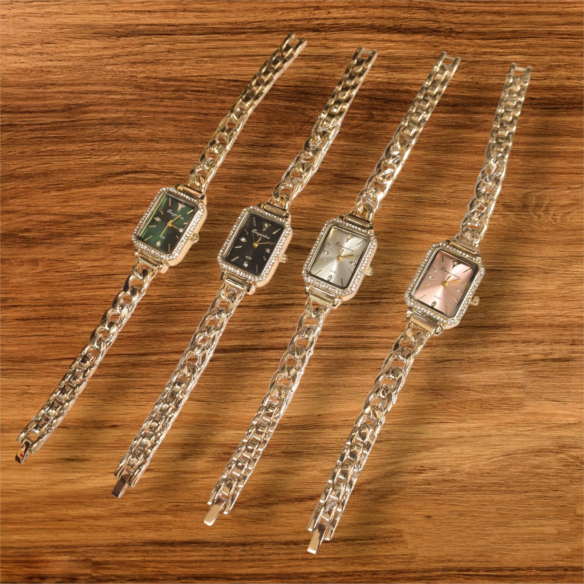 Montres femme bracelets métal Doré 6228A (x5)