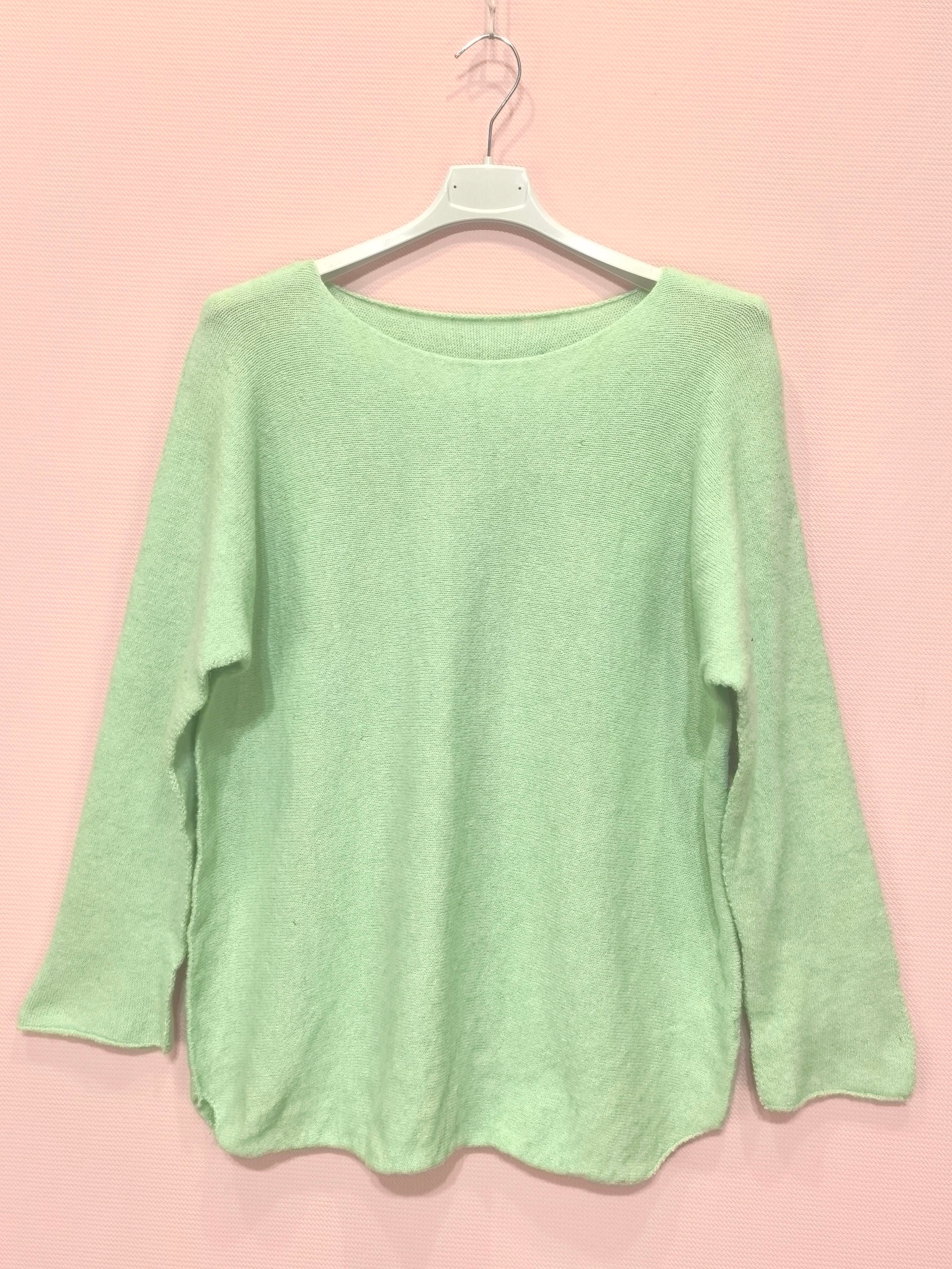 Pull col rond en maille en maille douce (x8)