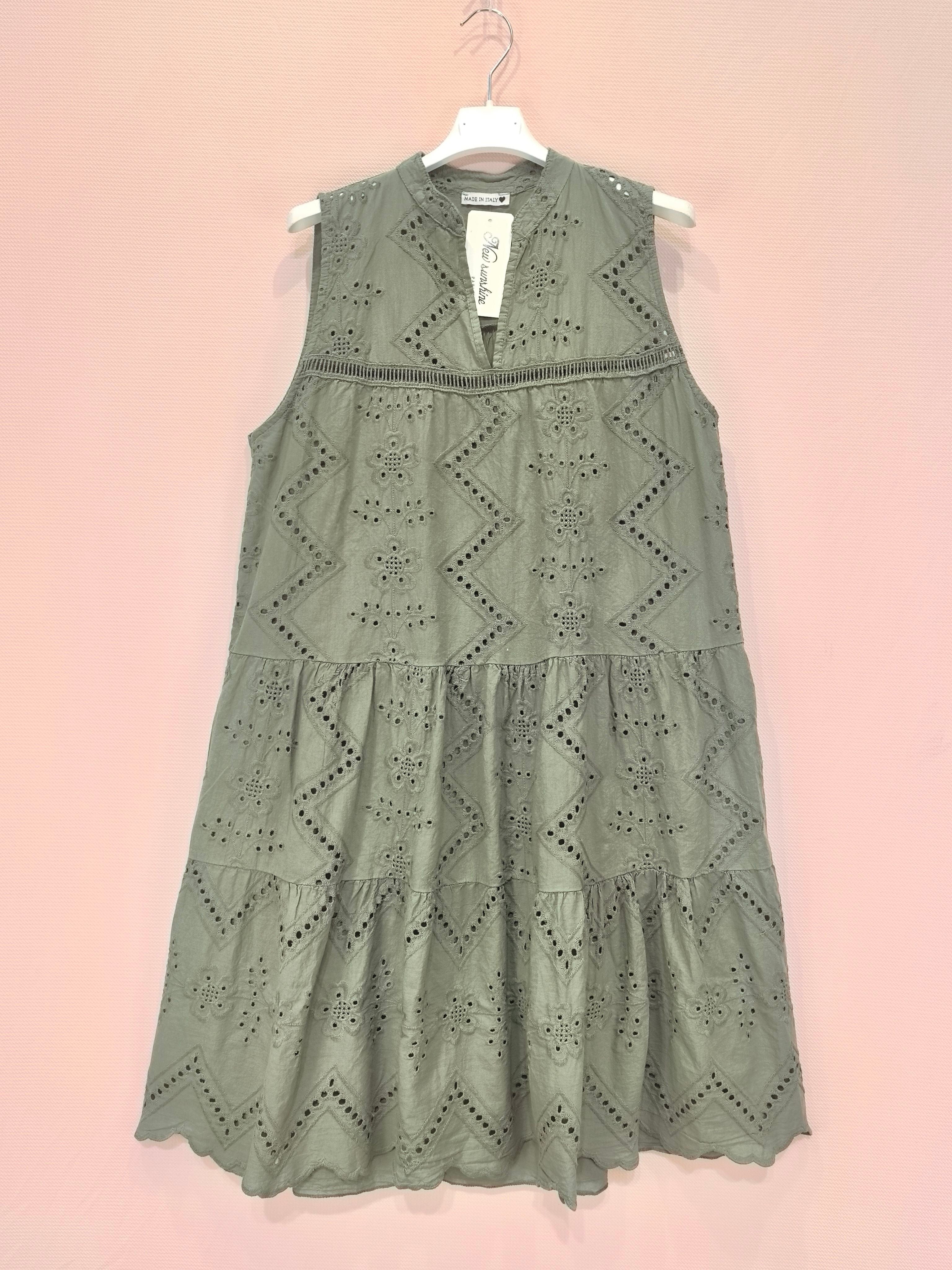 Robe brodée sans manches en coton ajouré (x6)