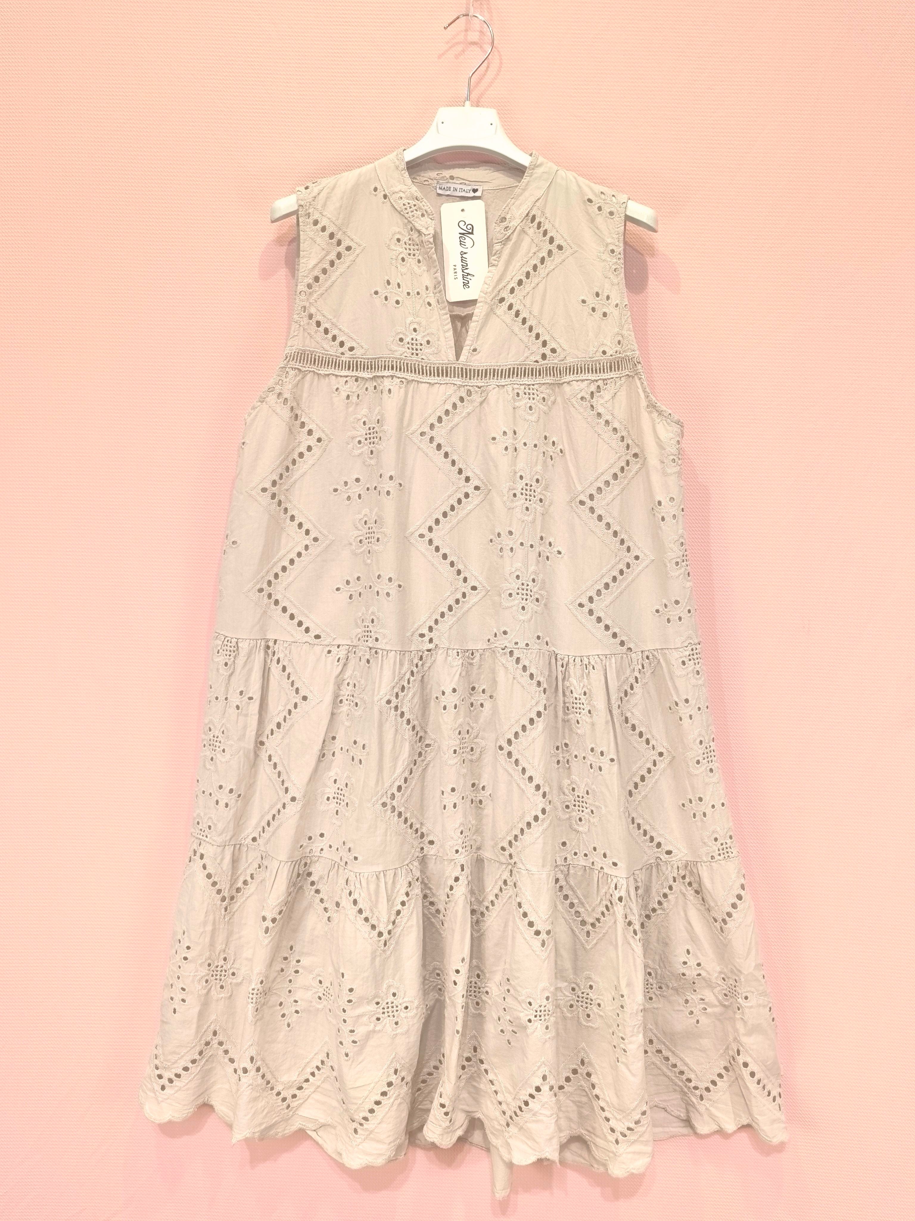 Robe brodée sans manches en coton ajouré (x6)