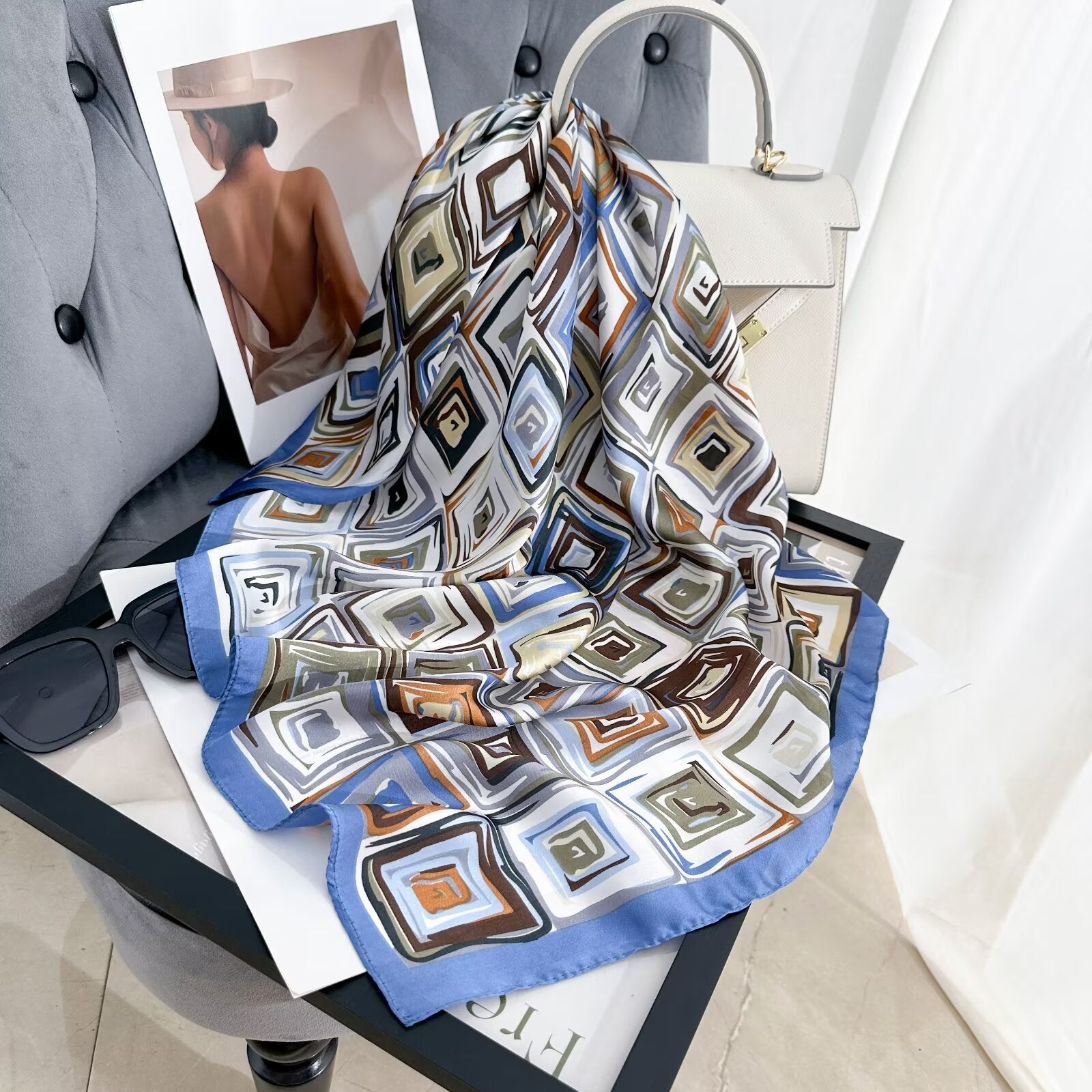 Foulard Carré touche soie 70cmx70cm (x12)#29