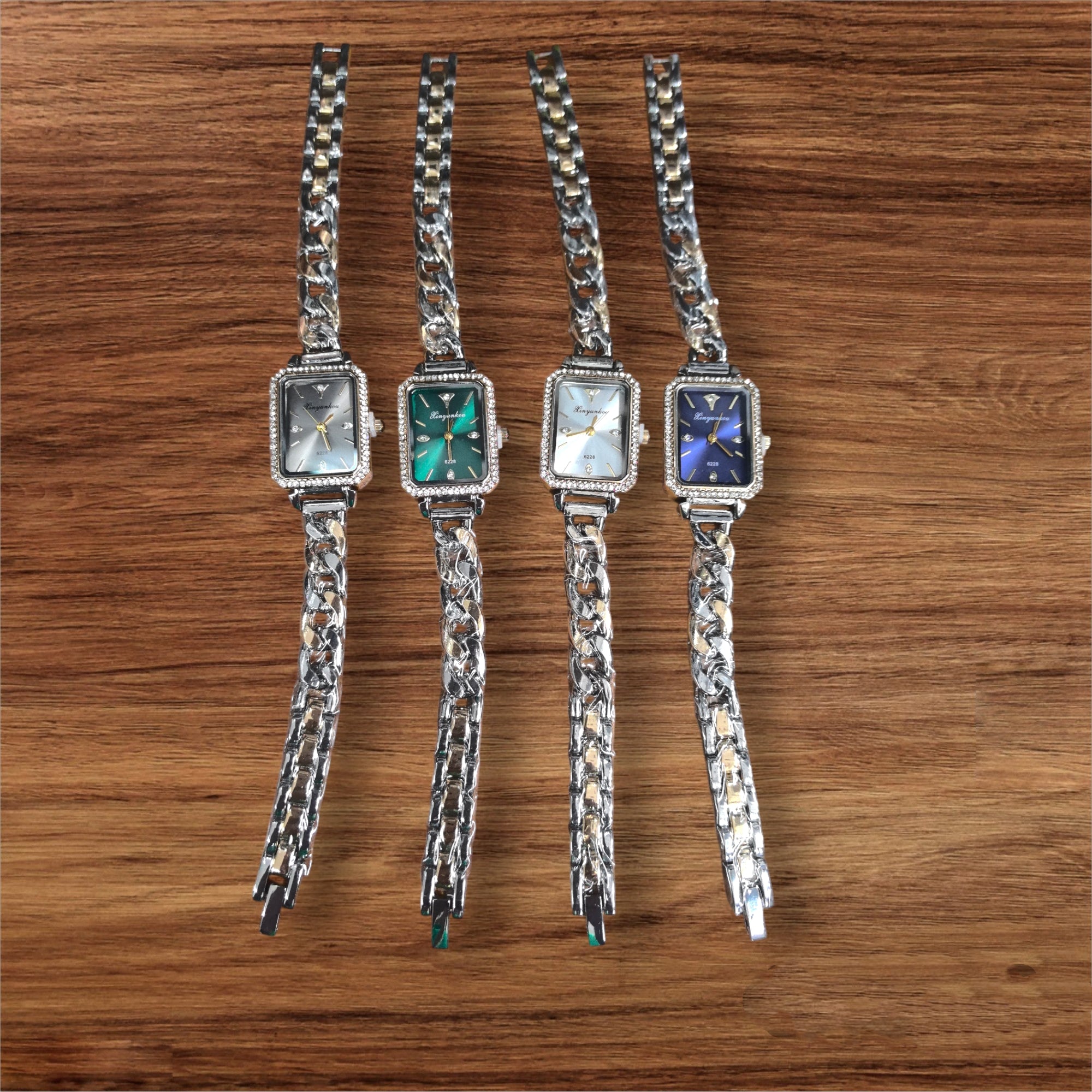 Montres femme bracelets métal 6228B (x5)