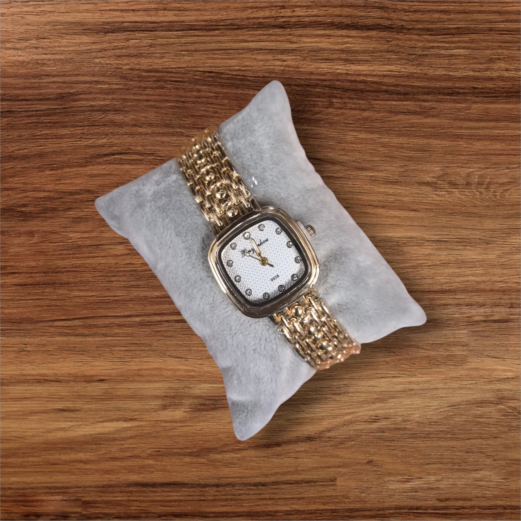 Montres femme bracelets métal Doré 9938B (x5)