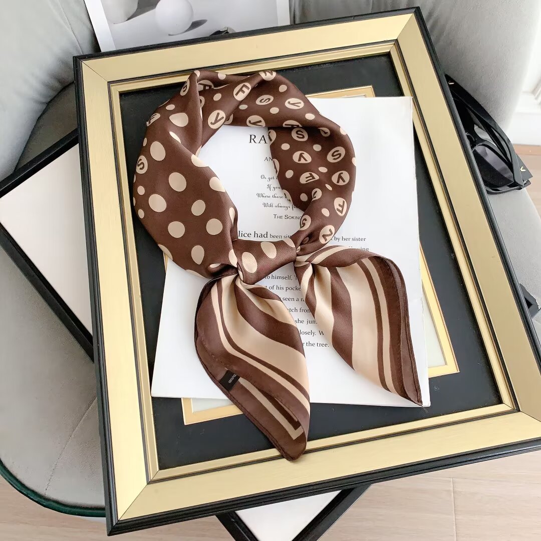 Foulard Carré touche soie 70cmx70cm (x12)#58