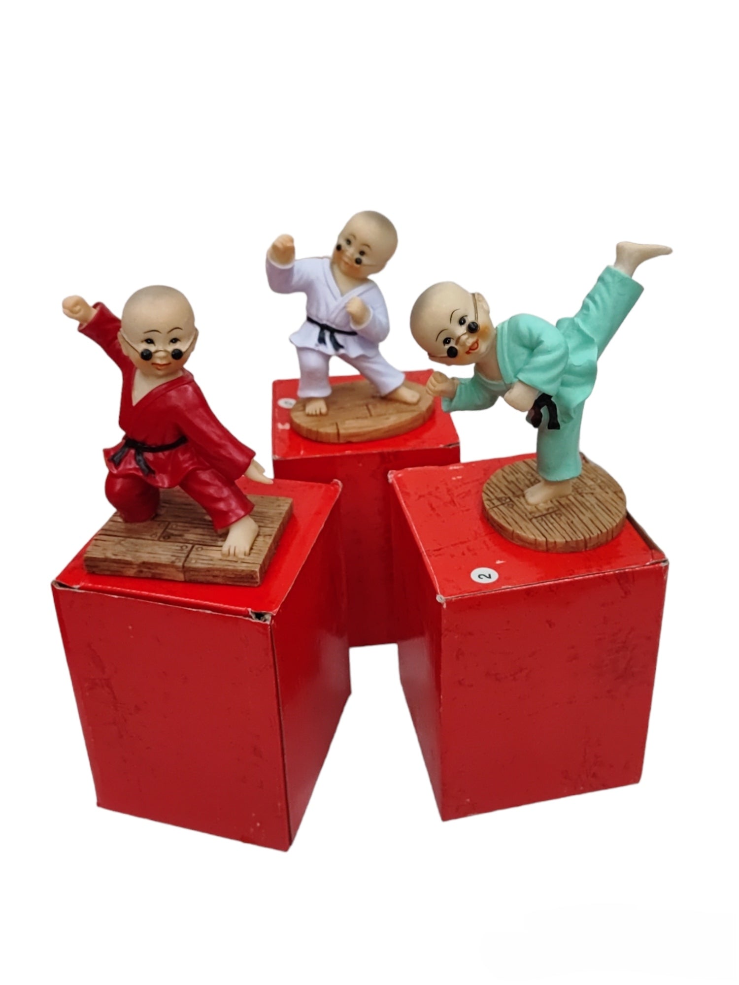 Figurine statue mini karaté boy. (x10)