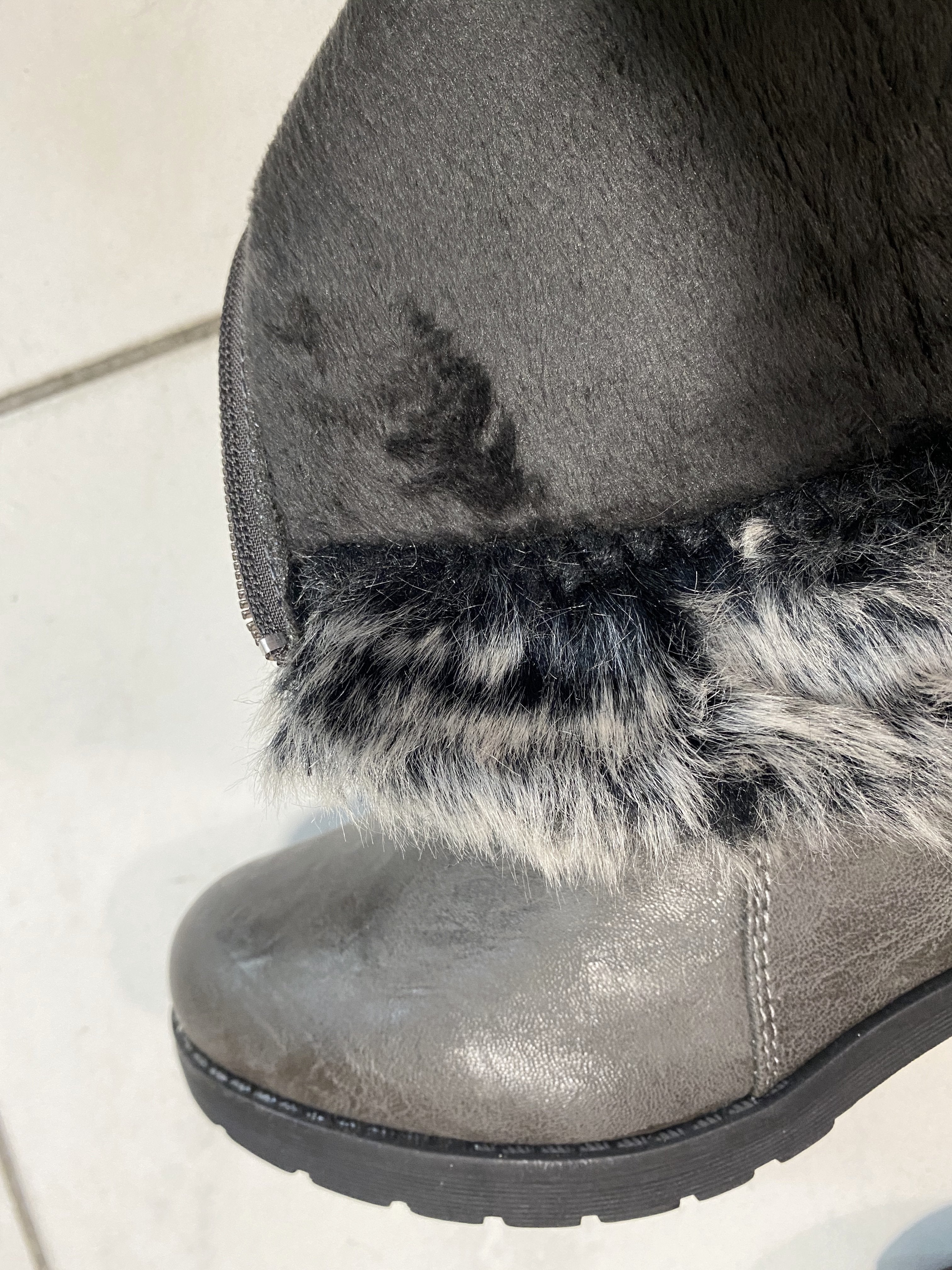 Cuissardes fourré fausse fourrure AMANDA 2 couleurs au choix (x12) 18,90€/paire | Grossiste-pro