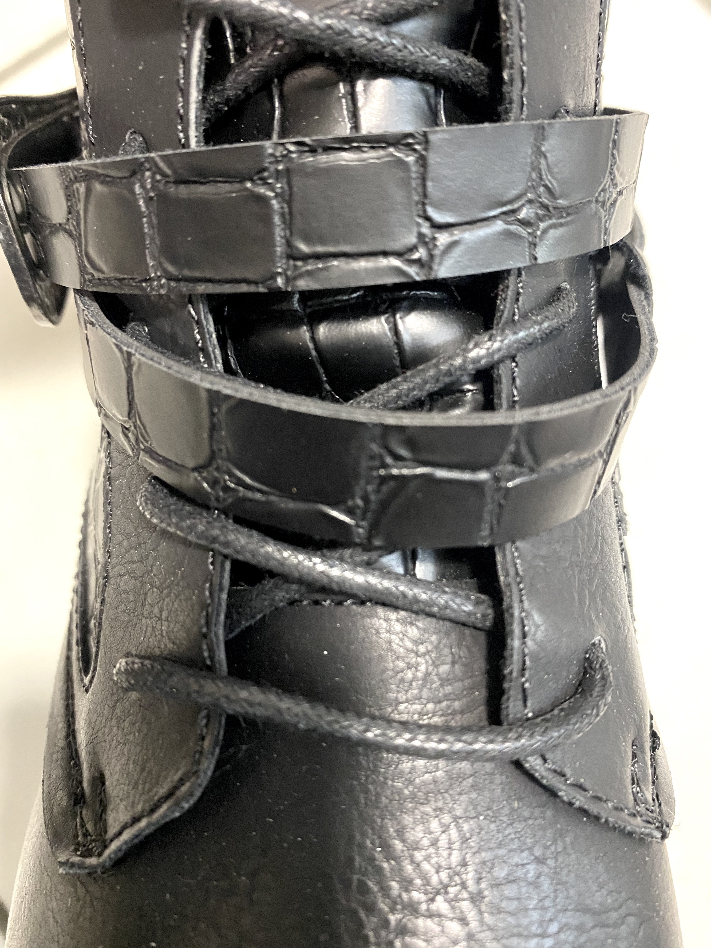 Bottines effet écailles boots CHARLOTTE (x12) 20,00€/paire | Grossiste-pro