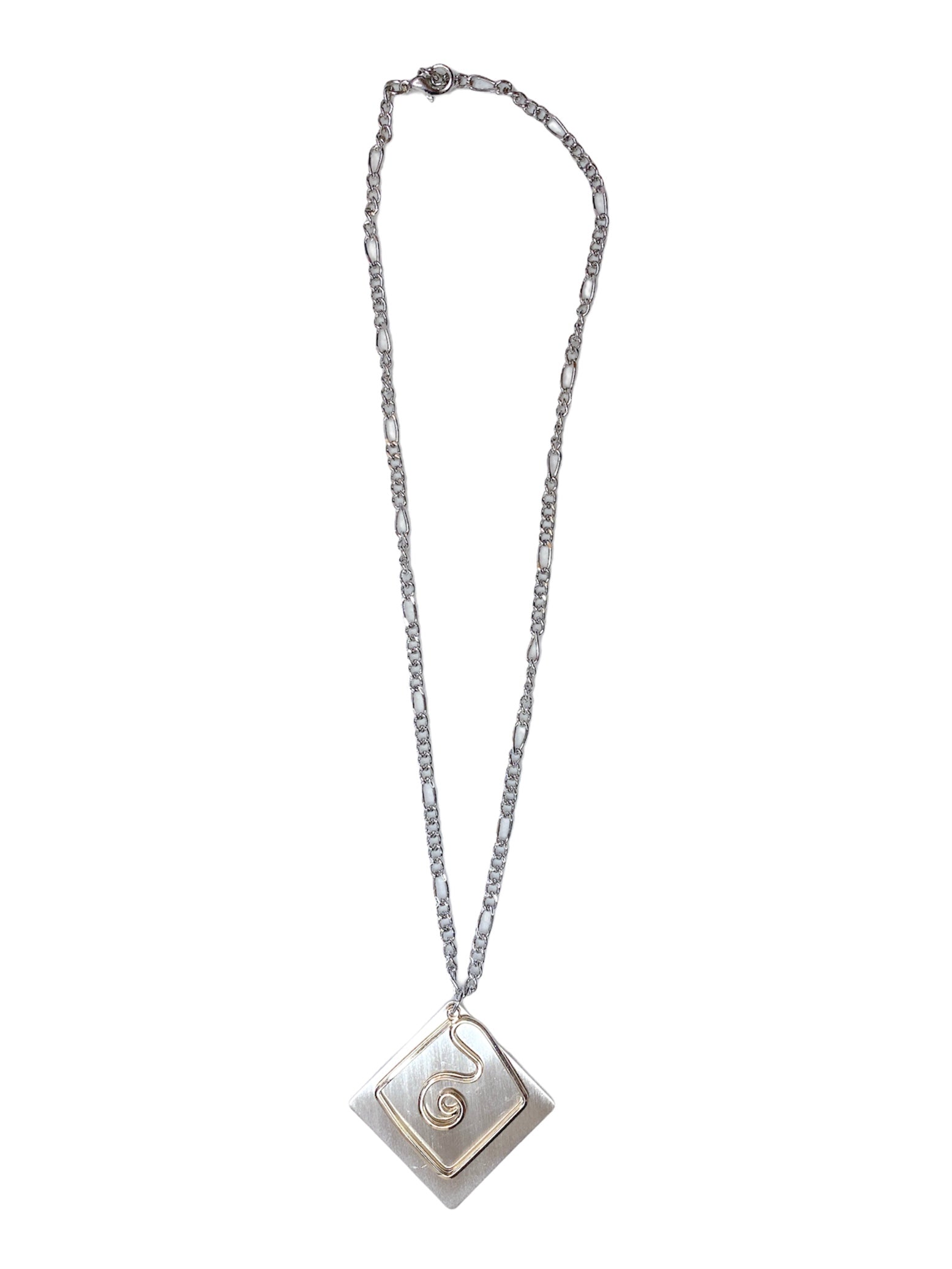 Collier pendentif carré(X3)