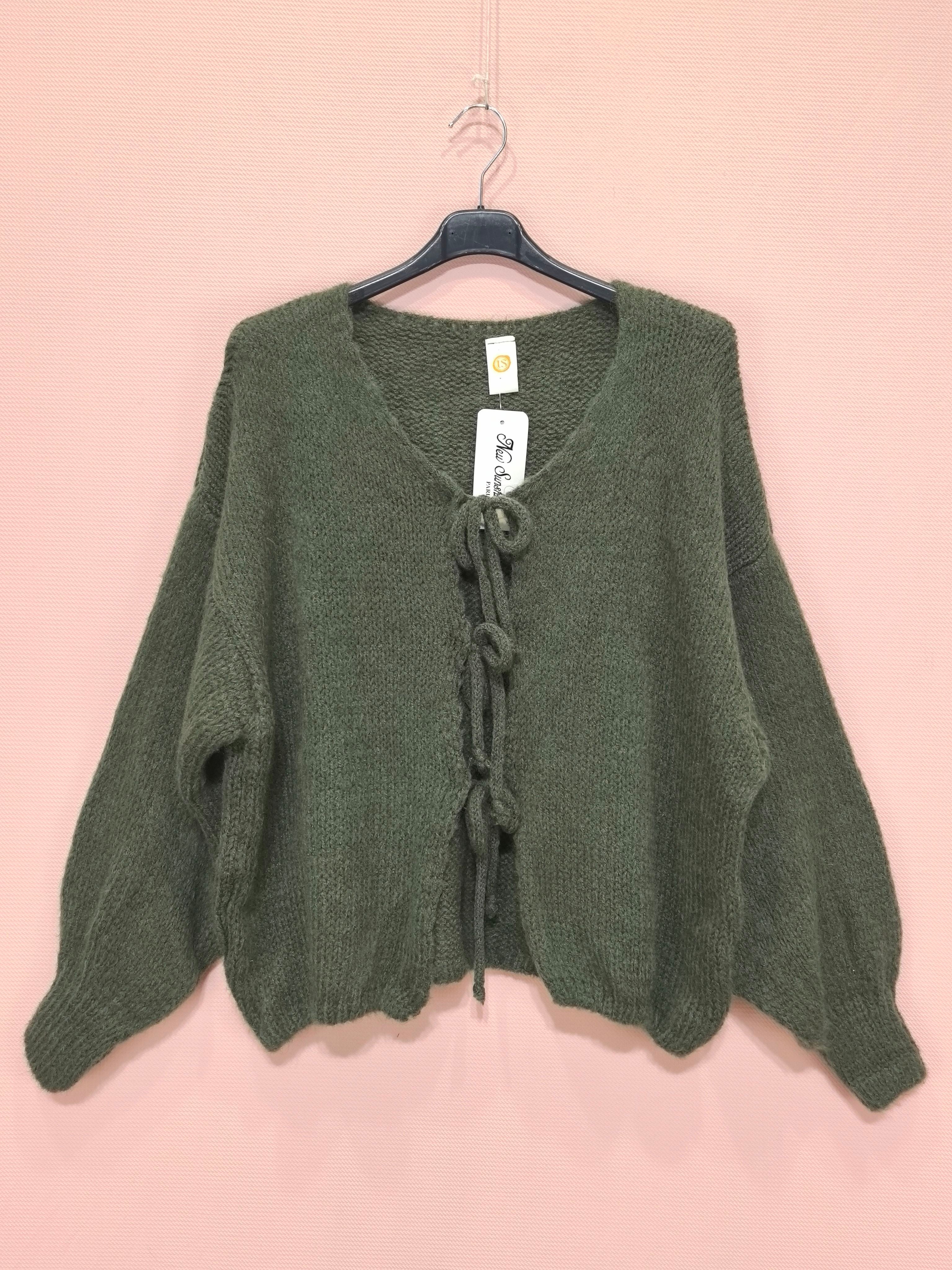 Gilet en maille oversize – fermeture à nœuds (x6)