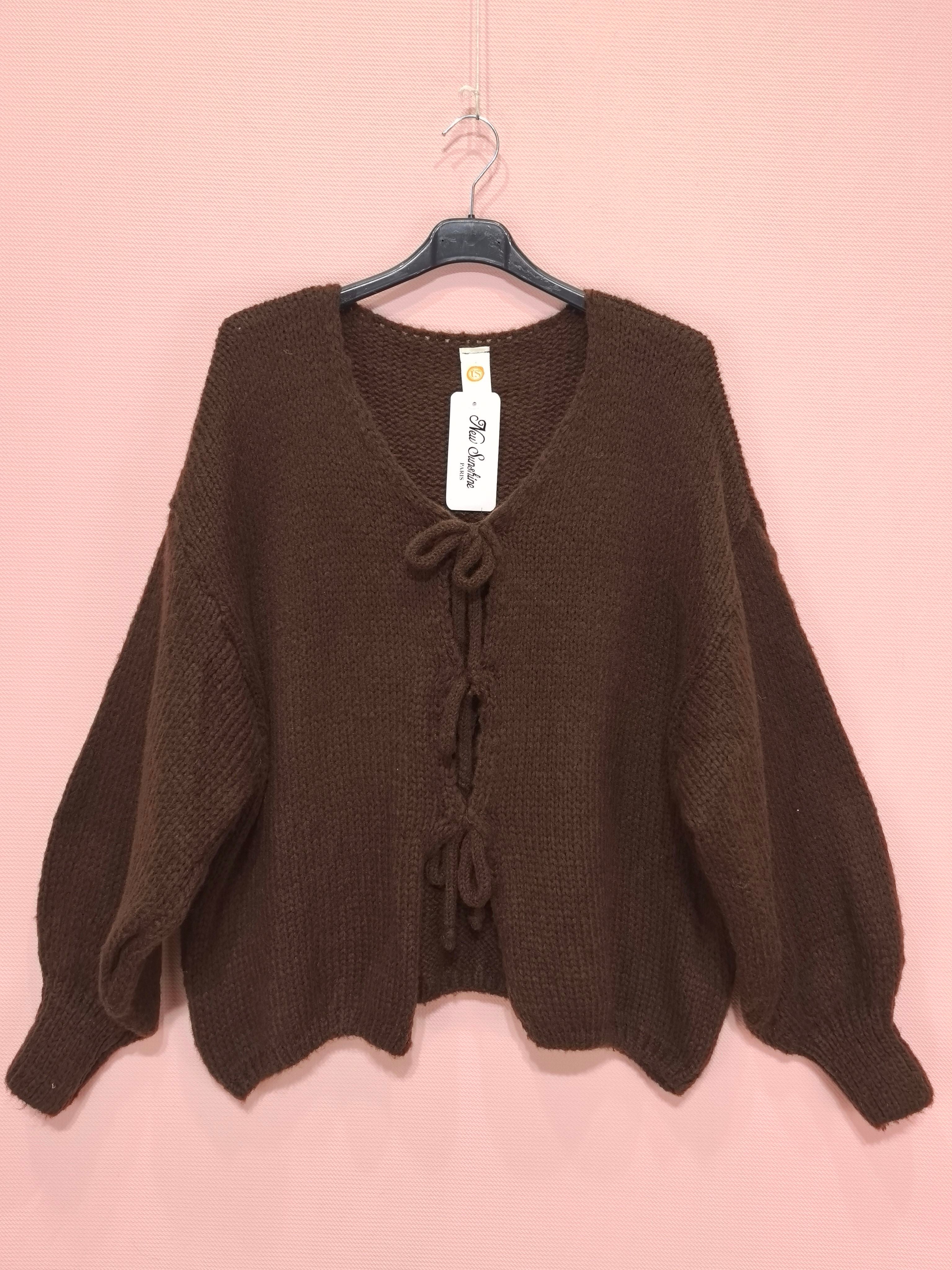 Gilet en maille oversize – fermeture à nœuds (x6)