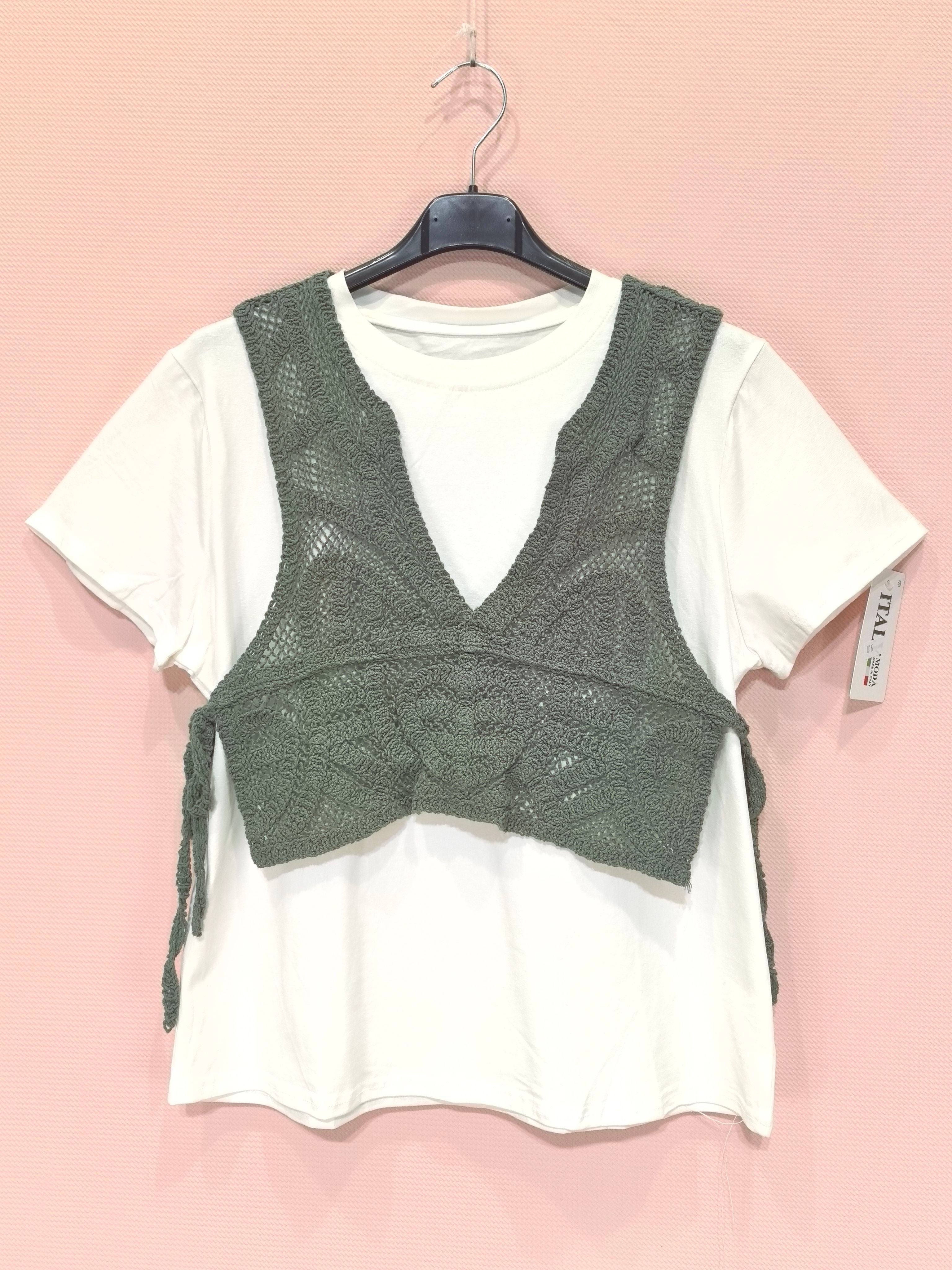 T-shirt blanc avec débardeur crocheté superposé（x8）