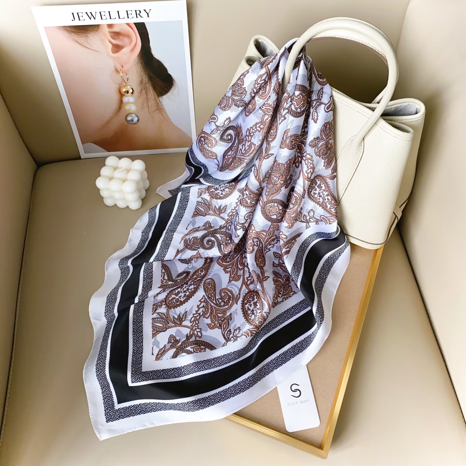 Foulard Carré touche soie 70cmx70cm (x12)#32