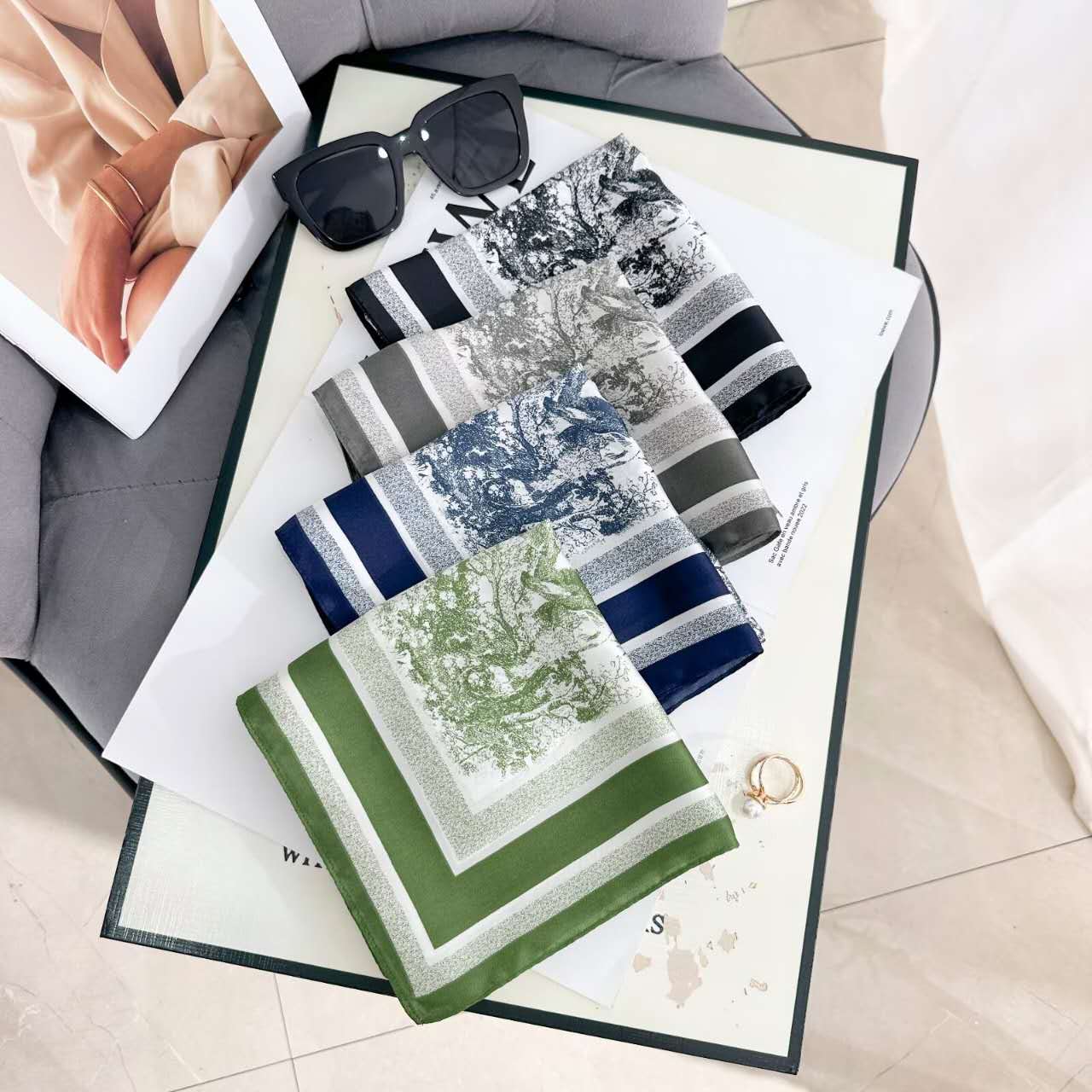 Foulard Carré touche soie 70cmx70cm (x12)#17