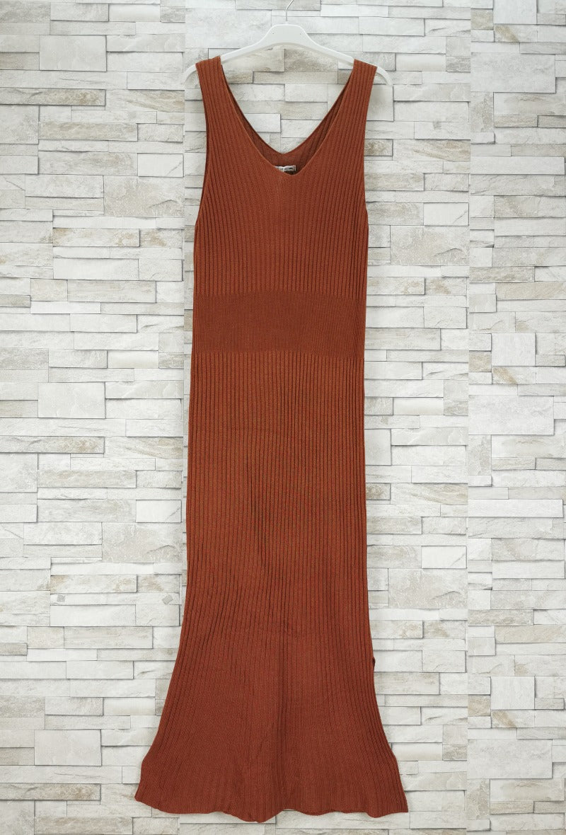 Robe tunique longue sans manche (x9)