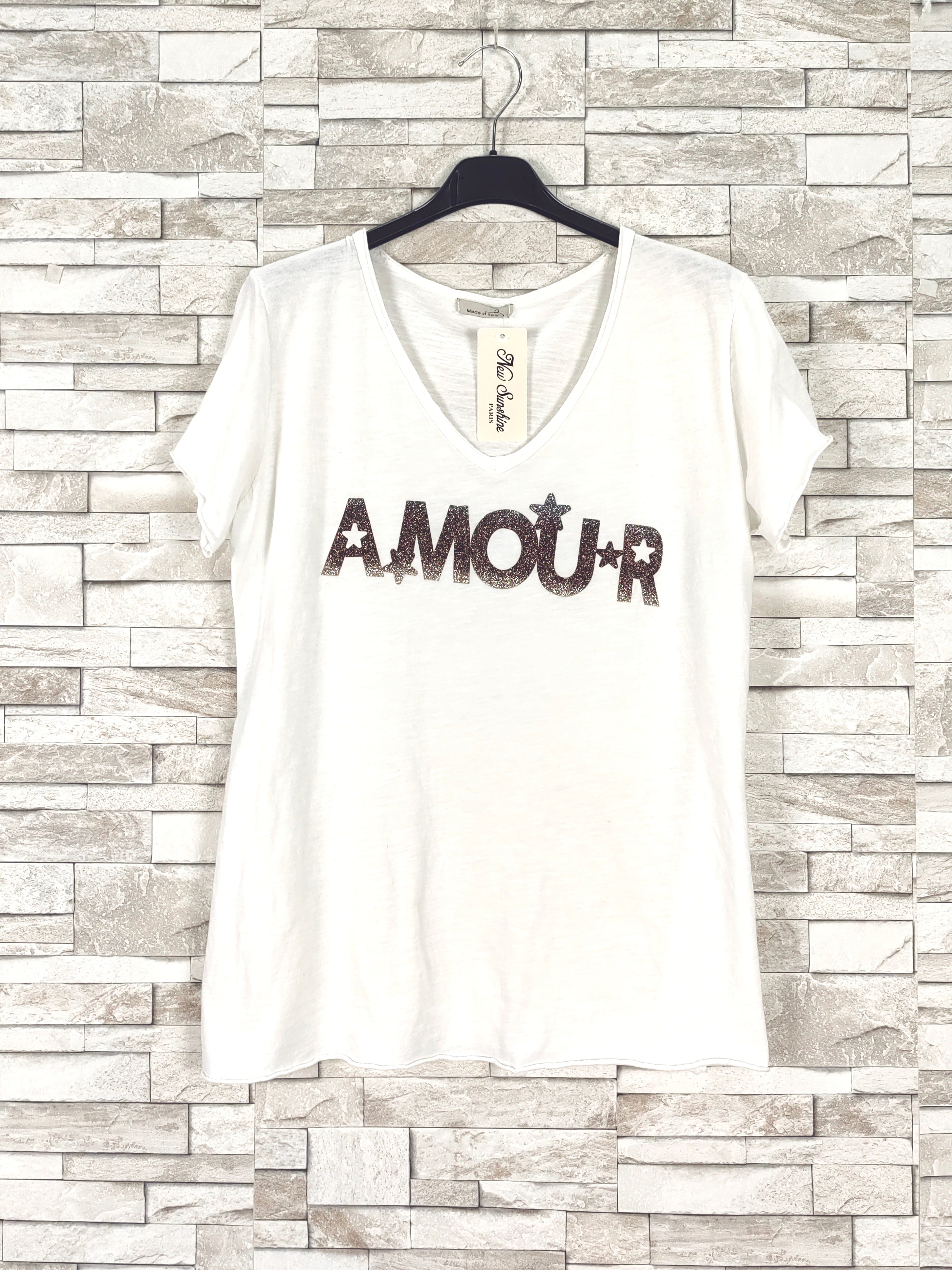 T shirt col v "AMOUR"

 (x9)
